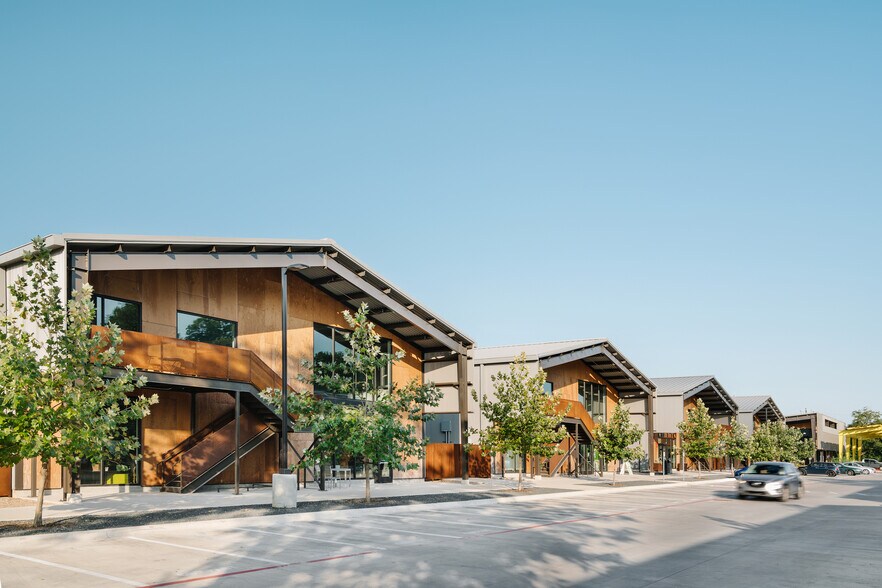 More Photos Of 1023 Springdale Rd, Austin Office For Lease