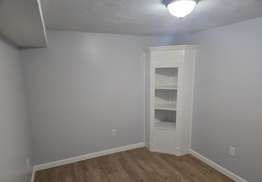 More Photos Of 394 Mashamoquet Rd, Pomfret Manufacturing For Sale