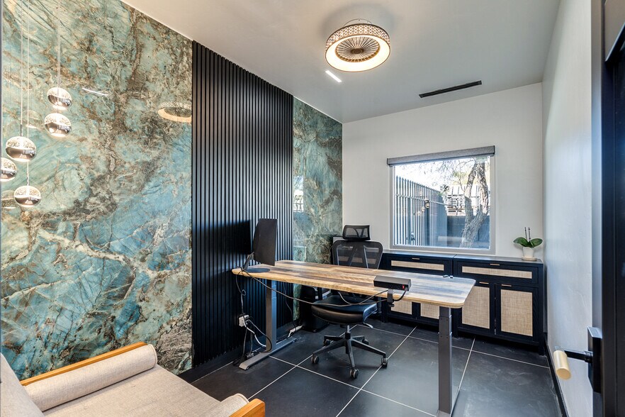 More Photos Of 1140 N Rosemont Blvd, Tucson Research And Development For Sale