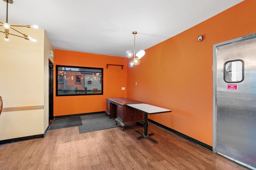 More Photos Of 5554 34th Ave S, Minneapolis Restaurant For Sale