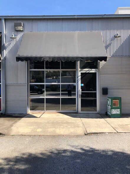 More Photos Of 1082 NW Huff Rd, Atlanta Unknown For Lease