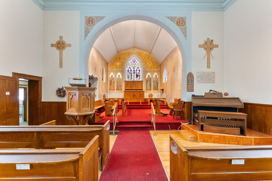 More Photos Of 71 Queen St, Norwood Specialty For Lease