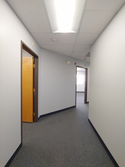 More Photos Of 393 S Harlan St, Lakewood Medical For Lease