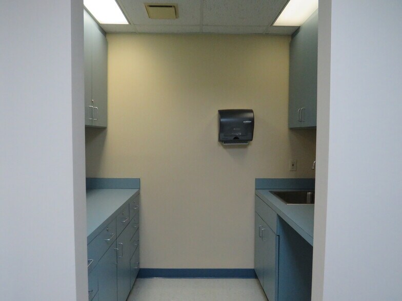 More Photos Of 9506 Hospital Ave, Nassawadox Medical For Sale