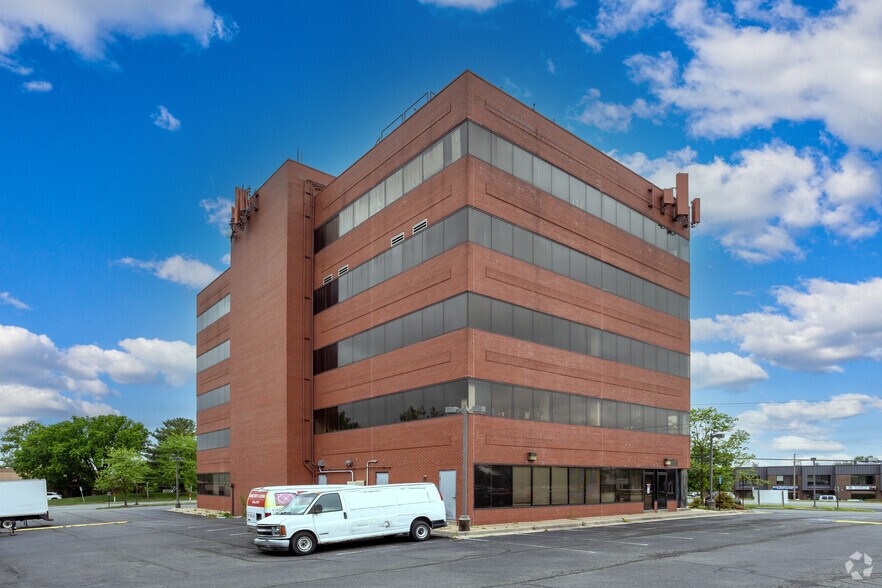 More Photos Of 4221 Walney Rd, Chantilly Office For Lease