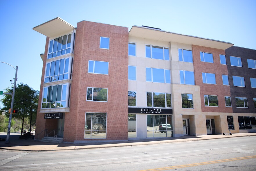 More Photos Of 901 W 9th St, Austin Office For Lease