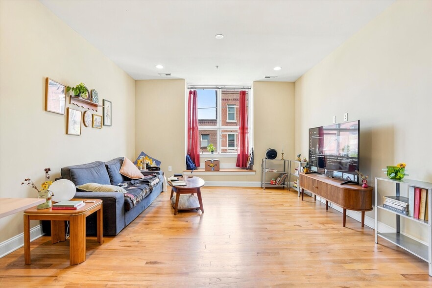 More Photos Of 1400-1414 S Darien St, Philadelphia Auto Repair For Sale