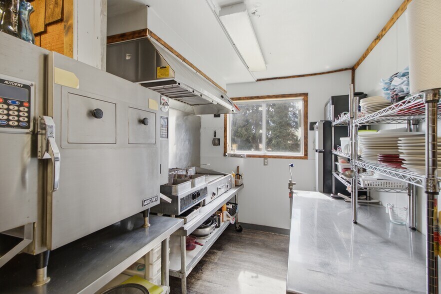 More Photos Of 5588 Highway 8, Deary General Retail For Sale