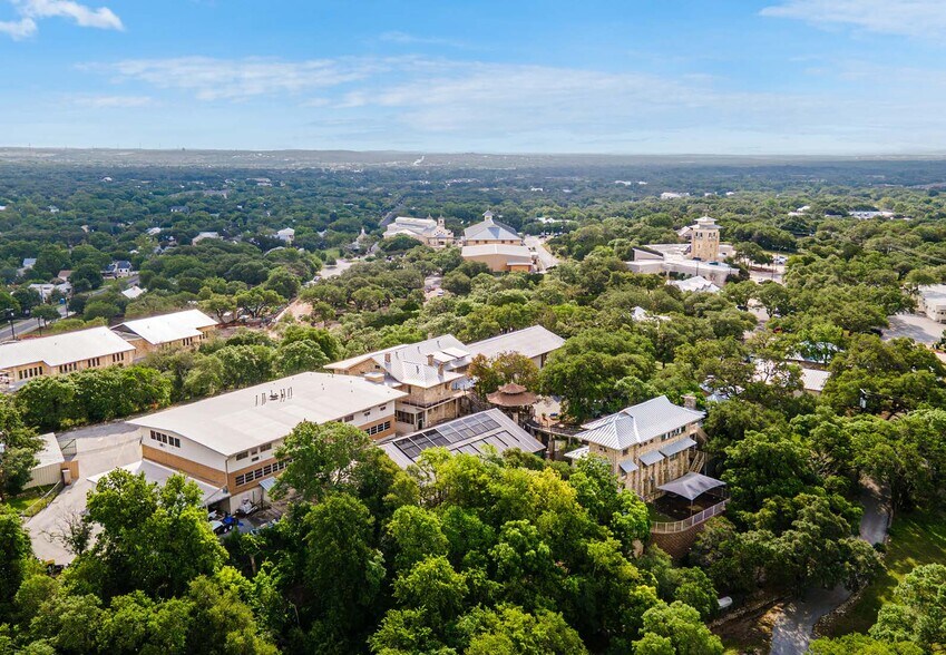 Primary Photo Of 316 W Highland Dr, Boerne Office For Sale