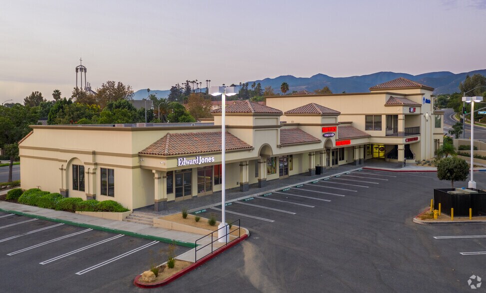 More Photos Of 2363 California Ave, Corona Storefront Retail Office For Lease