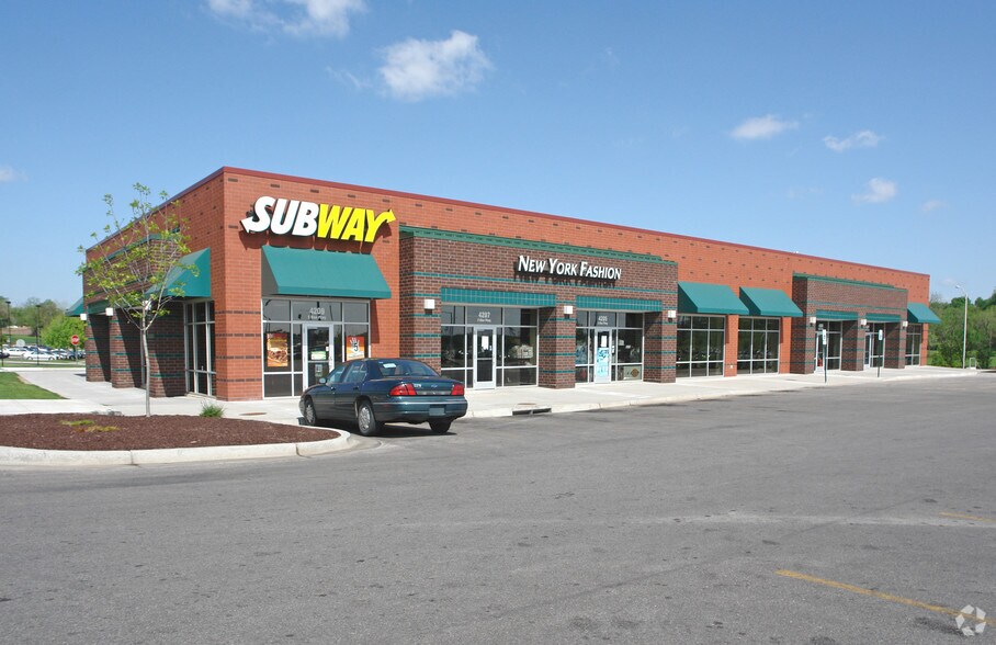 More Photos Of 4209-4409 Blue Pky, Kansas City Unknown For Lease