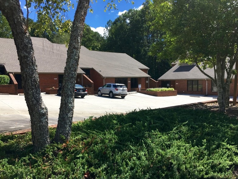 Primary Photo Of 1309 Milstead Ave NE, Conyers Medical For Lease