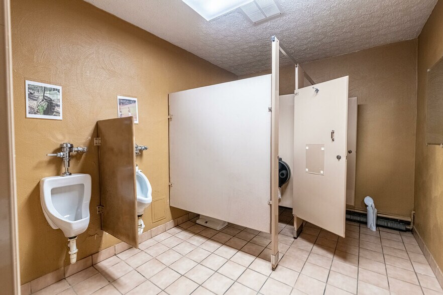 More Photos Of 6205 Miller Ln, Dayton Religious Facility For Sale