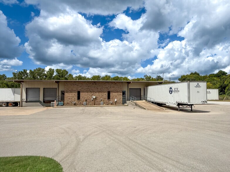 Primary Photo Of 1217 Tradewinds Dr, Columbia Distribution For Lease