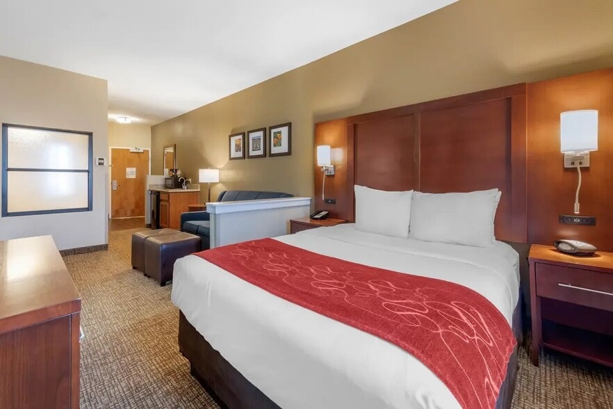 More Photos Of 2571 Fisher Blvd, Barstow Hotel For Sale