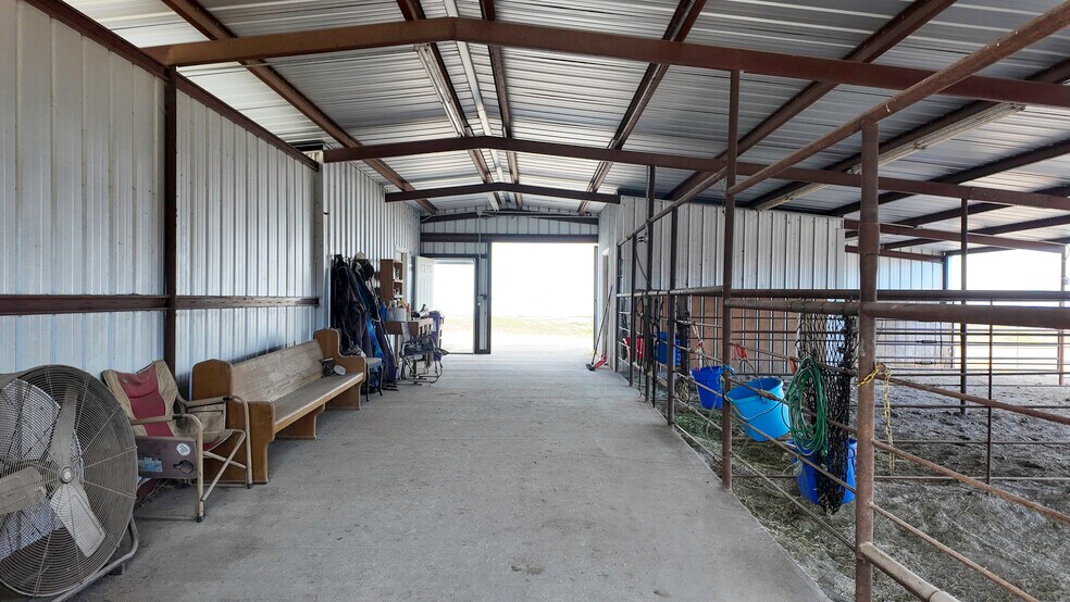 More Photos Of 99 Stacks Dr, Damascus Horse Stables For Sale