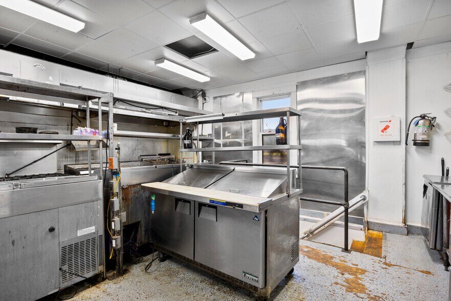 More Photos Of 367 Delaware Ave, Delmar Bar For Sale