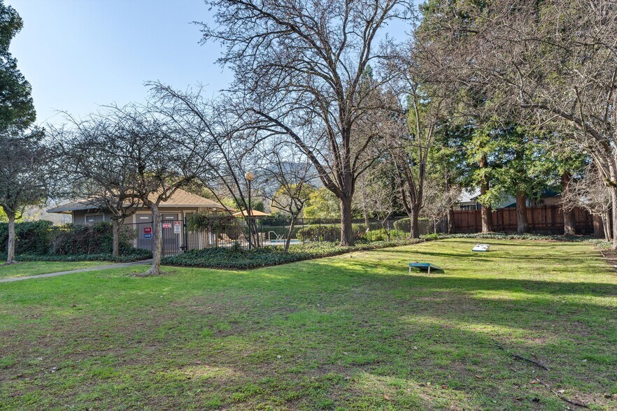 More Photos Of 505-531 Capps Ln, Ukiah Apartments For Sale