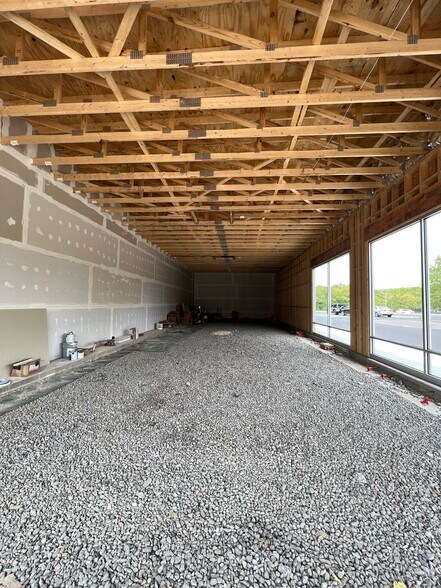 More Photos Of 43 S Mountain Blvd, Mountain Top Restaurant For Lease