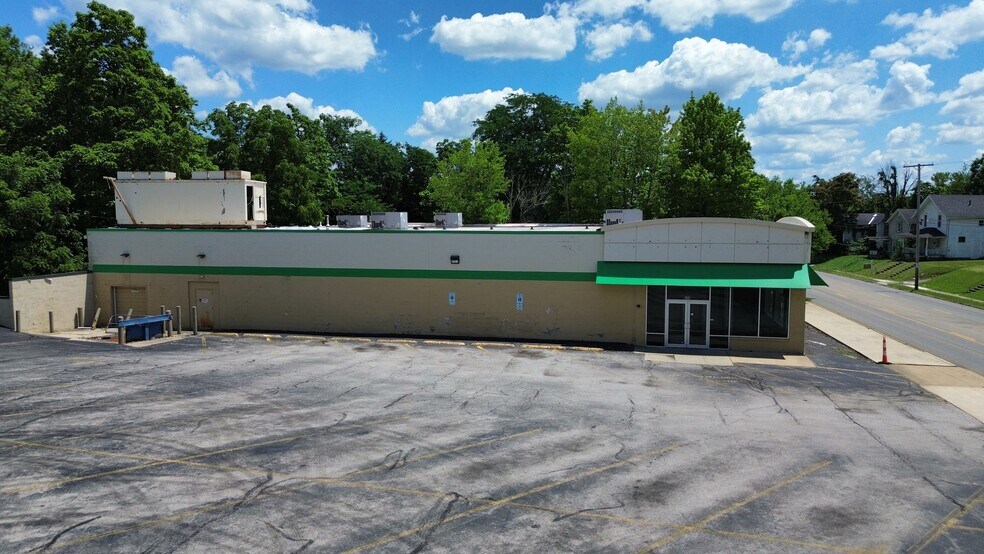 More Photos Of 600 S Springmill St, Mansfield Freestanding For Lease