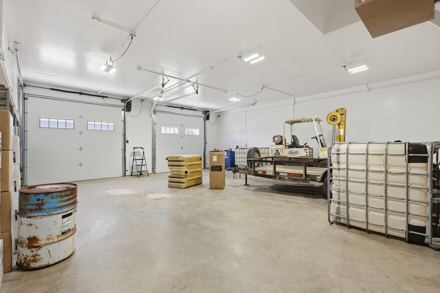 More Photos Of 11700 Sturgis Rd, Summerset Warehouse For Sale