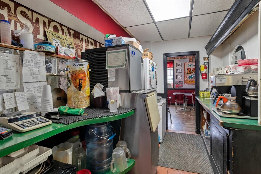 More Photos Of 108 S Old US Route 66, Hamel Restaurant For Sale