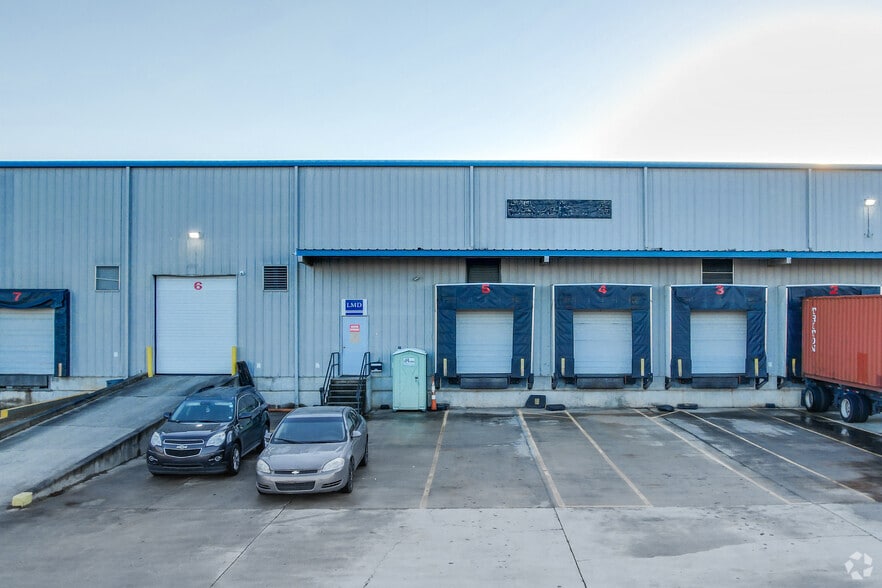 More Photos Of 7240 Cross Park Dr, North Charleston Manufacturing For Lease