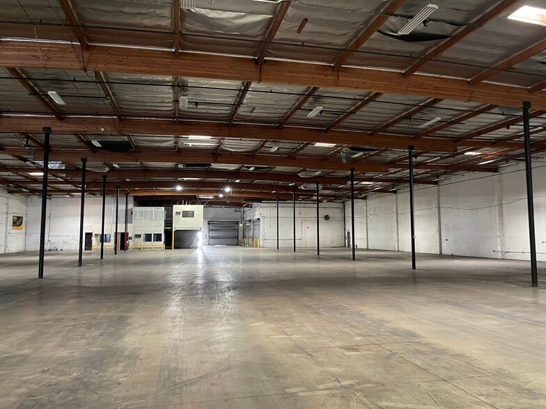 More Photos Of 6925 Atlantic Ave, Long Beach Warehouse For Lease