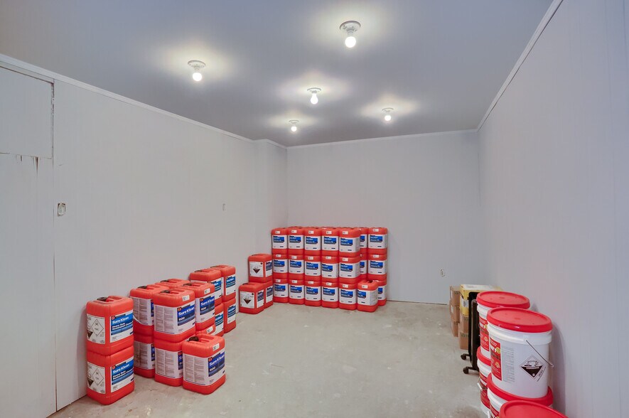 More Photos Of 468 E Washington St, New Castle Manufacturing For Lease