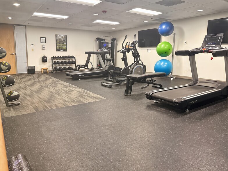 More Photos Of 3900 S Wadsworth Blvd, Lakewood Coworking Space