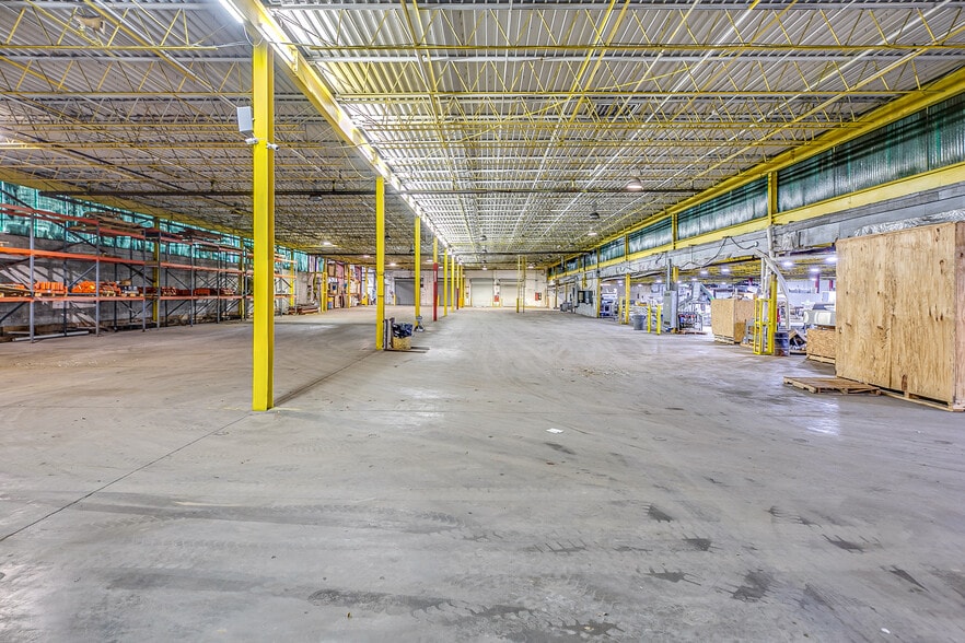 More Photos Of 500 1st Ave, Mount Pleasant Manufacturing For Lease