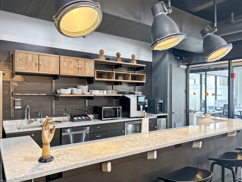 More Photos Of 401 Park Ave S, New York Coworking Space