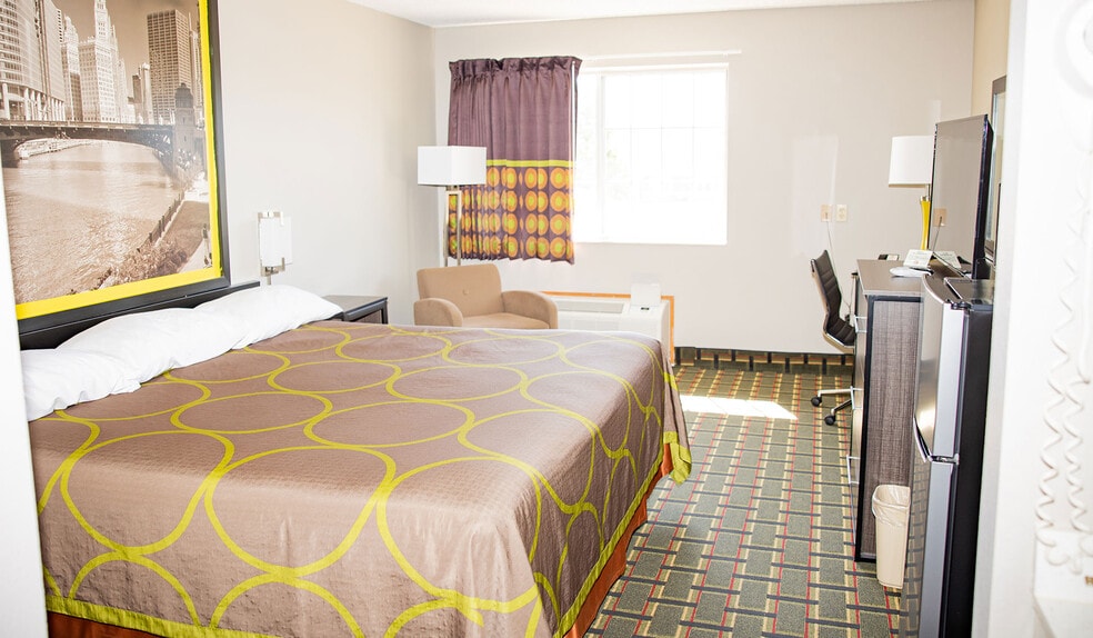 More Photos Of 937 Enterprise Ln, Mount Carmel Hotel For Sale