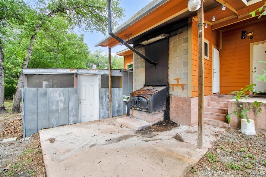 More Photos Of 3710 Waterwood Pass, Elmendorf Restaurant For Sale