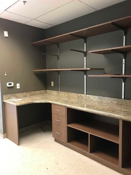 More Photos Of 1220 Ward Ave, West Chester Flex For Lease