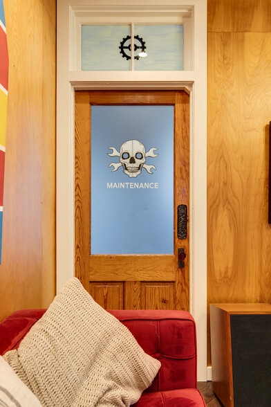 More Photos Of 215 W Clay St, Richmond Office Residential For Sale