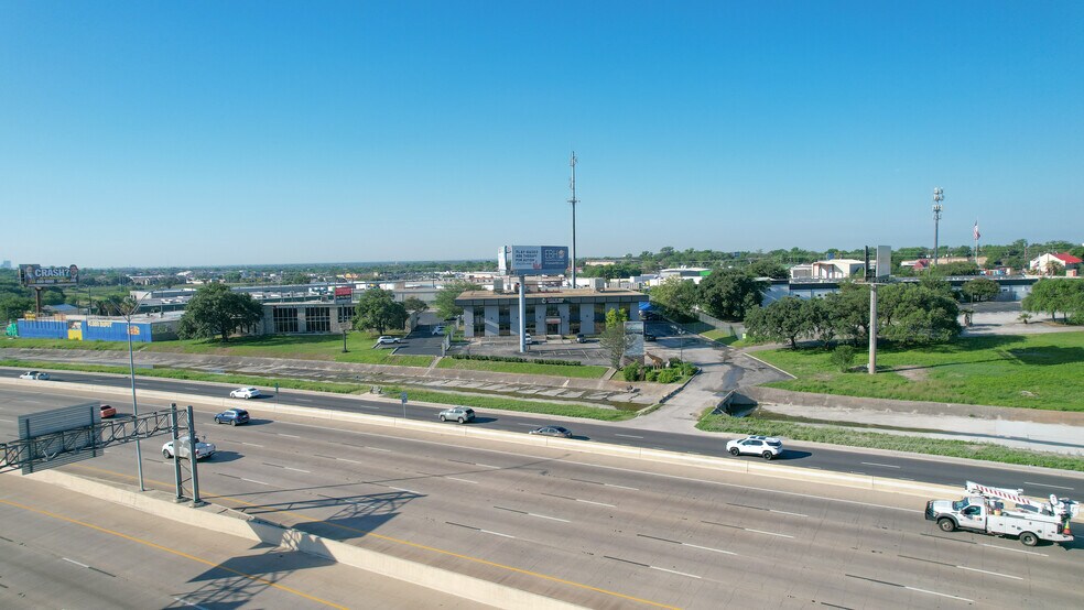 More Photos Of 6222 W Interstate 10, San Antonio Office For Sale