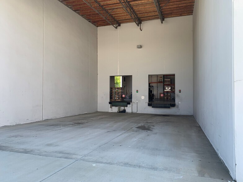 More Photos Of 1295 E Acacia St, Ontario Warehouse For Lease