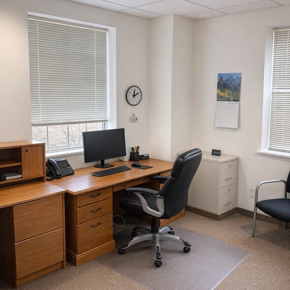 More Photos Of 1101 Twin "C" Ln, Newark Medical For Sale