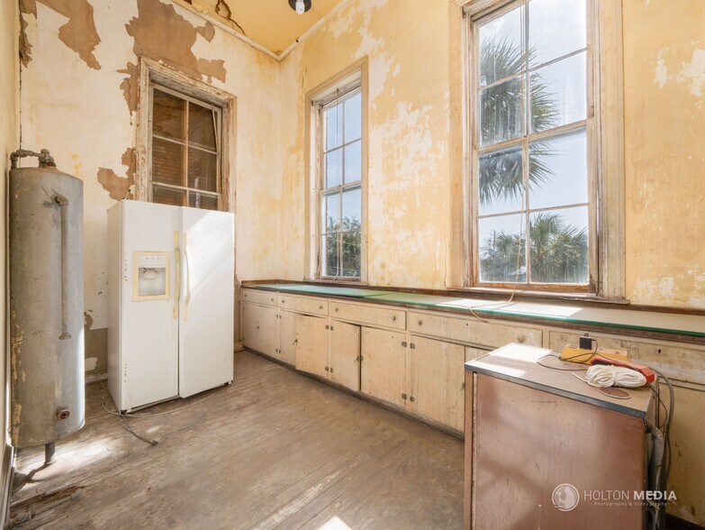 More Photos Of 1418 Newcastle St, Brunswick Storefront For Lease