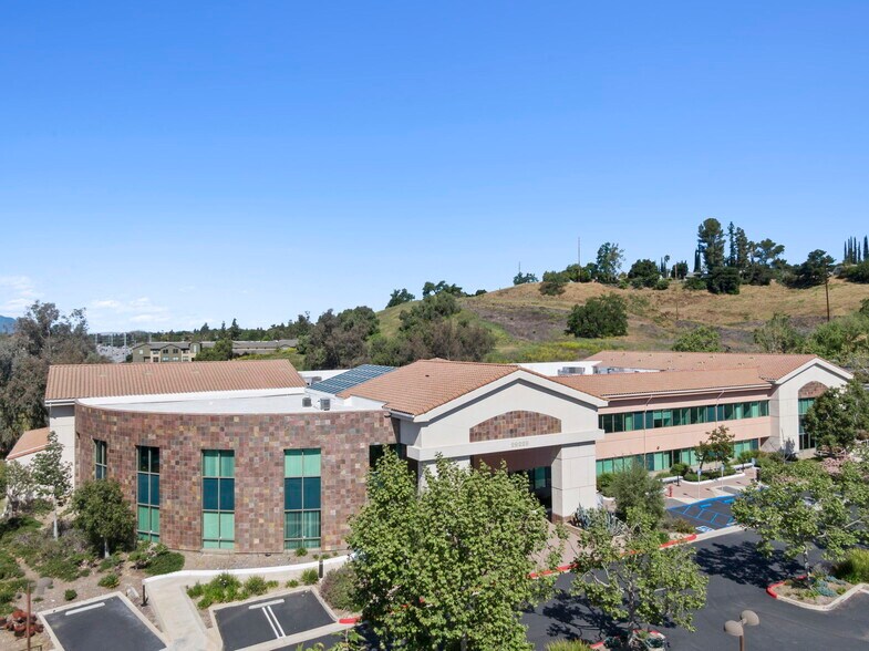 More Photos Of 29219 Canwood St, Agoura Hills Office For Sale