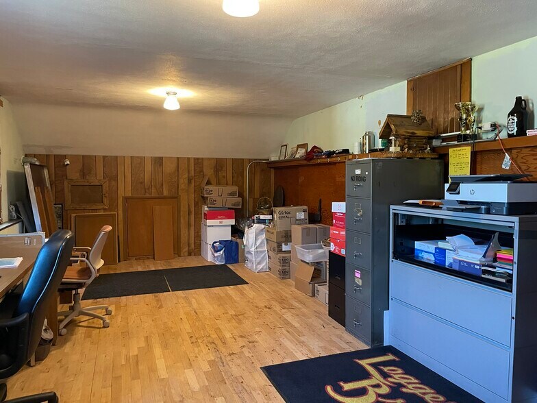 More Photos Of 1215 S River Rd, Saginaw Specialty For Sale