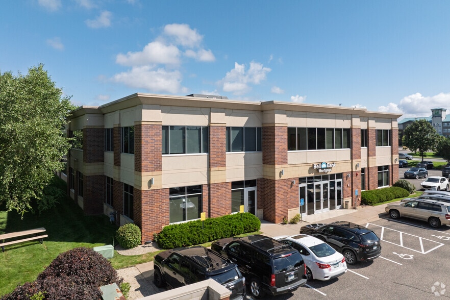 More Photos Of 3555 Willow Lake Blvd, Vadnais Heights Office For Lease