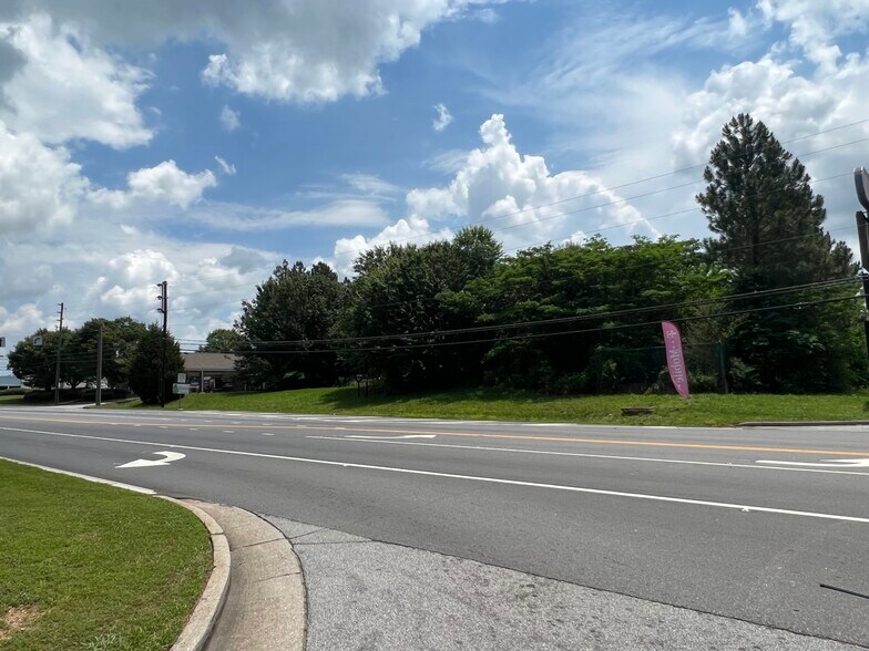 More Photos Of Tara Boulevard & McDonough Road, Hampton Land For Sale