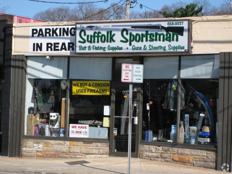 More Photos Of 119 E Main St, Smithtown Storefront For Sale