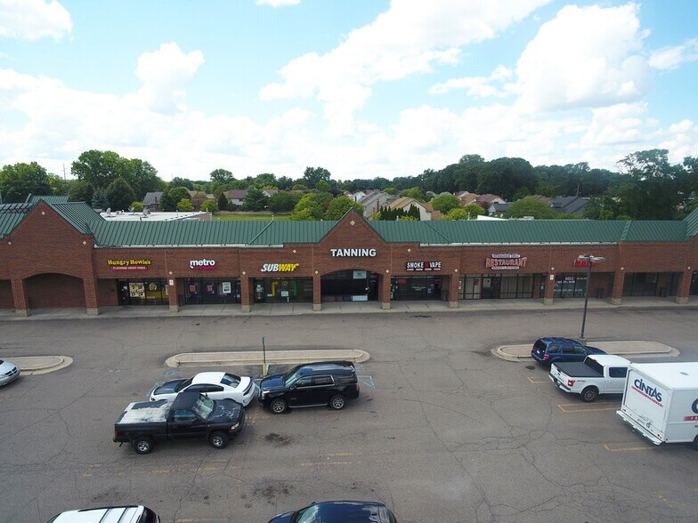 More Photos Of 8811-8899 Newburgh Rd, Livonia Unknown For Lease