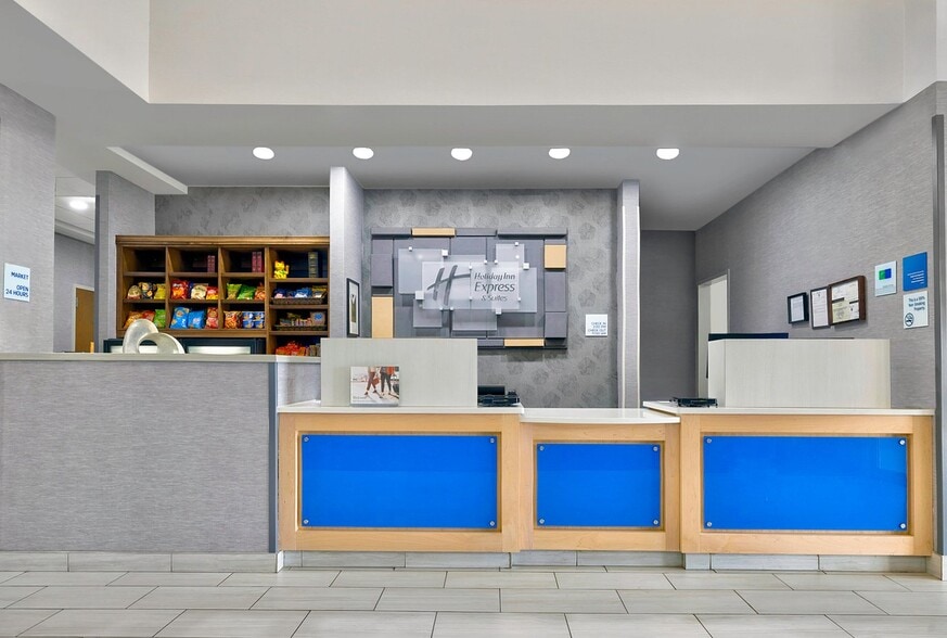 More Photos Of 12801 S 71 Hwy, Grandview Hotel For Sale