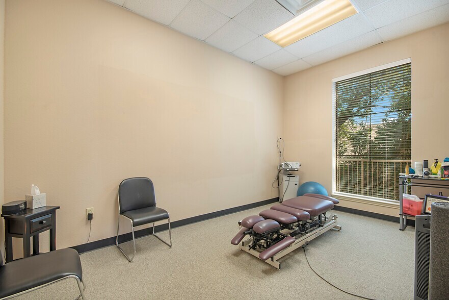 More Photos Of 1834-1836 Keller Pky, Keller Loft Creative Space For Lease