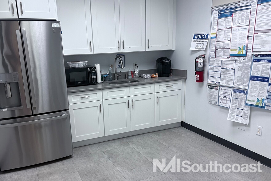 More Photos Of 10451 SW Village Center Dr, Port Saint Lucie Unknown For Lease