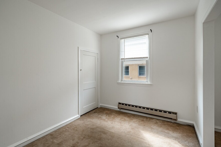 More Photos Of 663 Clearview Ave, Trevose Light Manufacturing For Sale